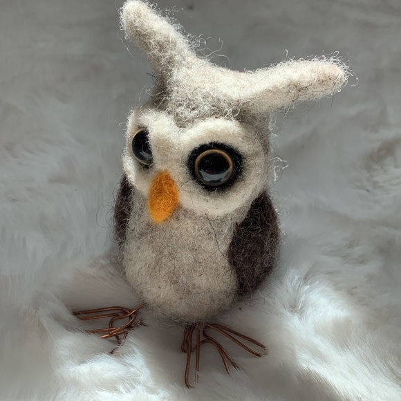 Handmade Wool toys, Needle felted Great Horned Owl - Picture 3 of 12